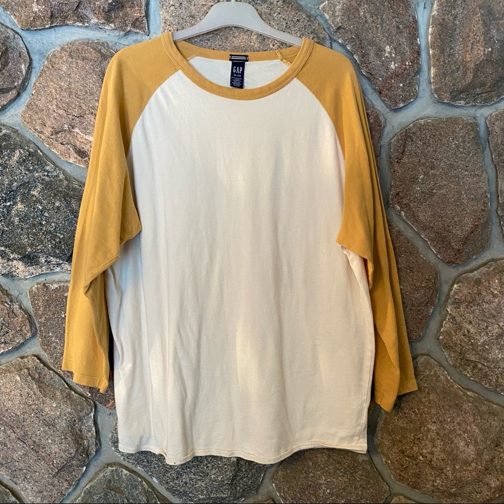 Mens GAP 100% cotton long sleeved shirt